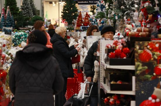 Russia New Year Preparations