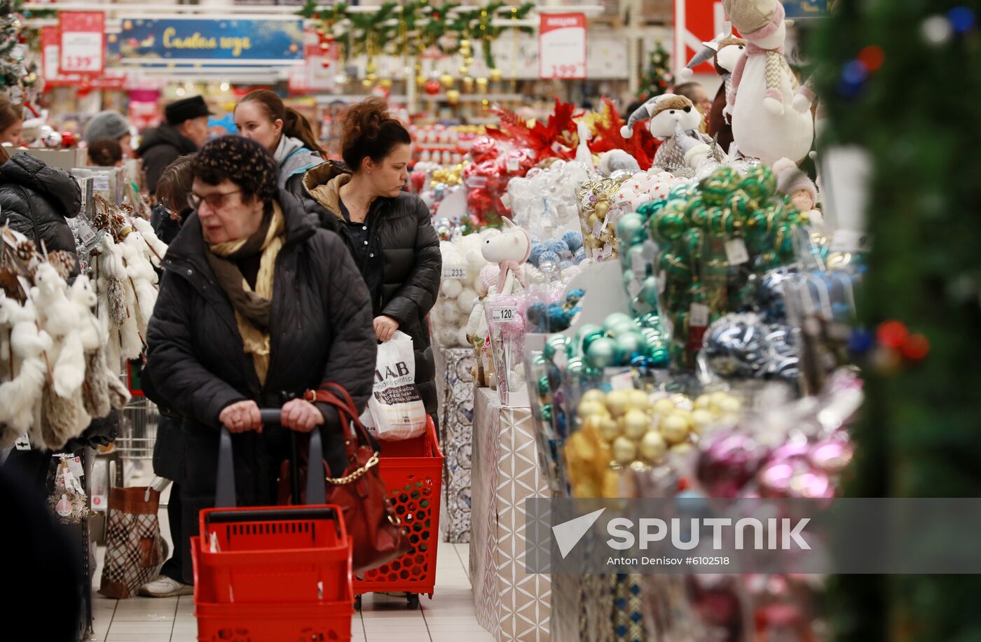 Russia New Year Preparations