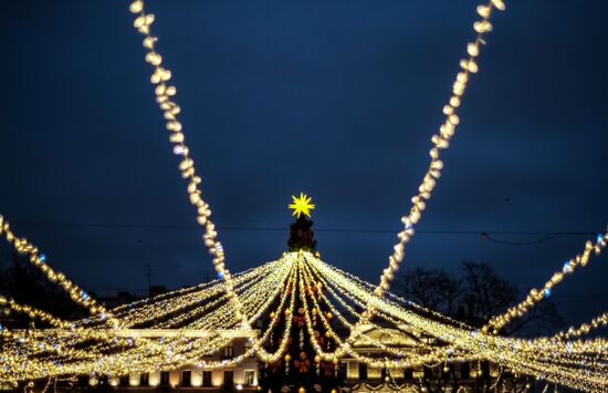 Russia New Year Preparations