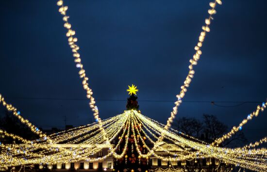 Russia New Year Preparations