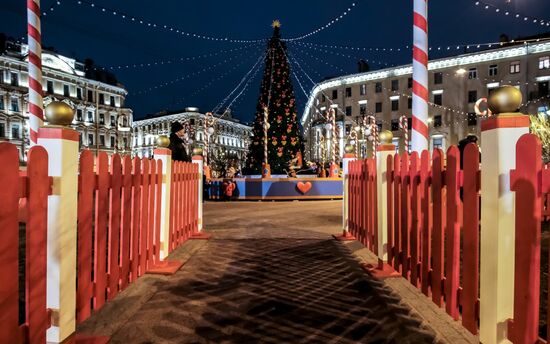 Russia New Year Preparations