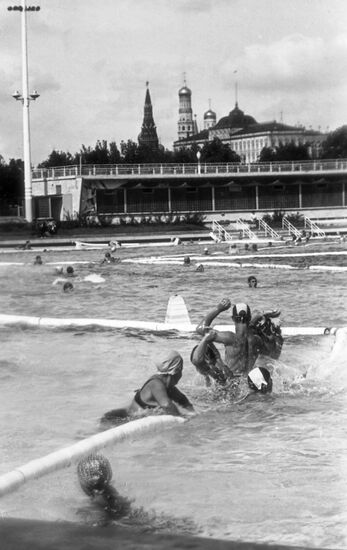 Moskva open-air swimming pool