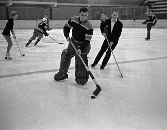 Soviet figure skaters Lyudmila Belousova and Oleg Protpopov