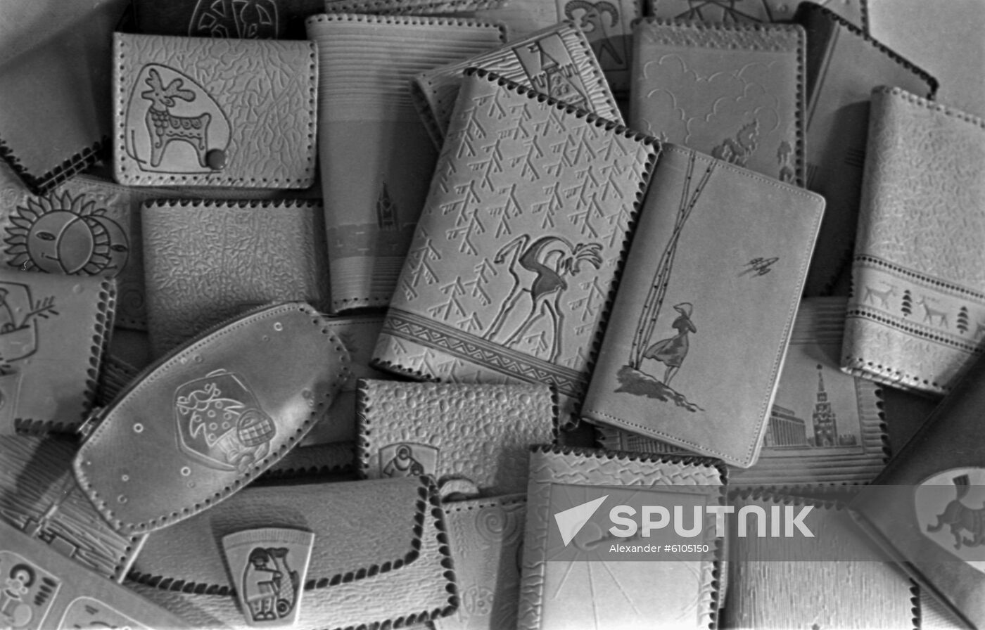 Samples of leather souvenirs