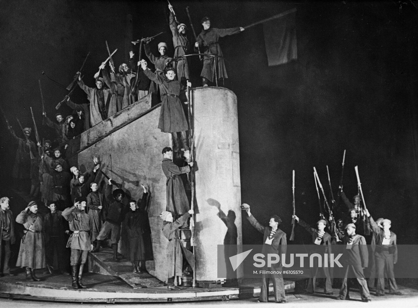Scene from ballet 'Unknown soldiers'
