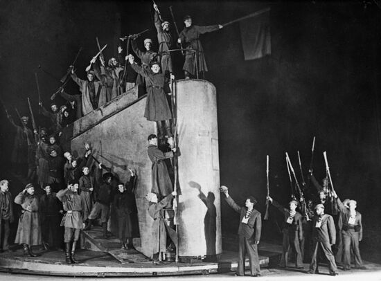 Scene from ballet 'Unknown soldiers'