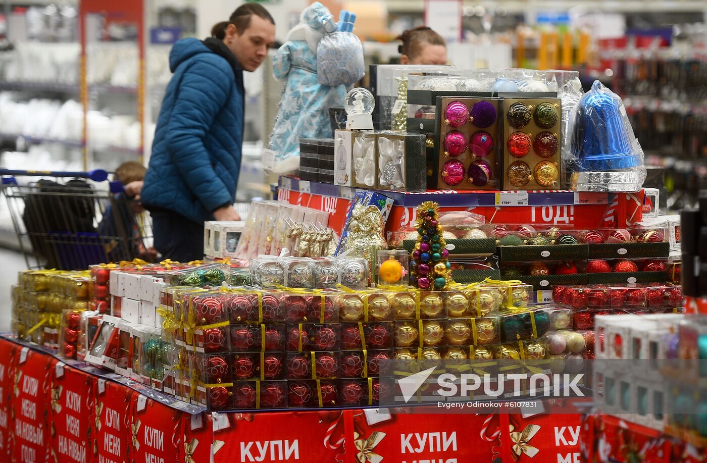 Russia New Year Preparations