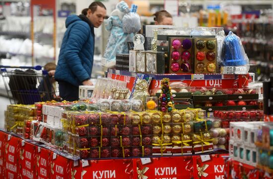 Russia New Year Preparations