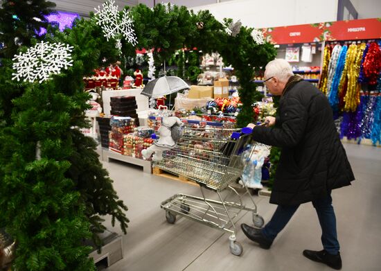 Russia New Year Preparations