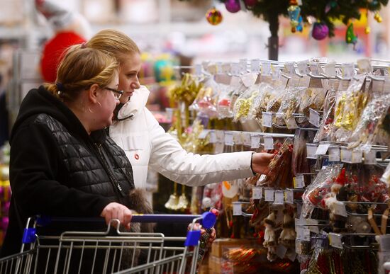 Russia New Year Preparations