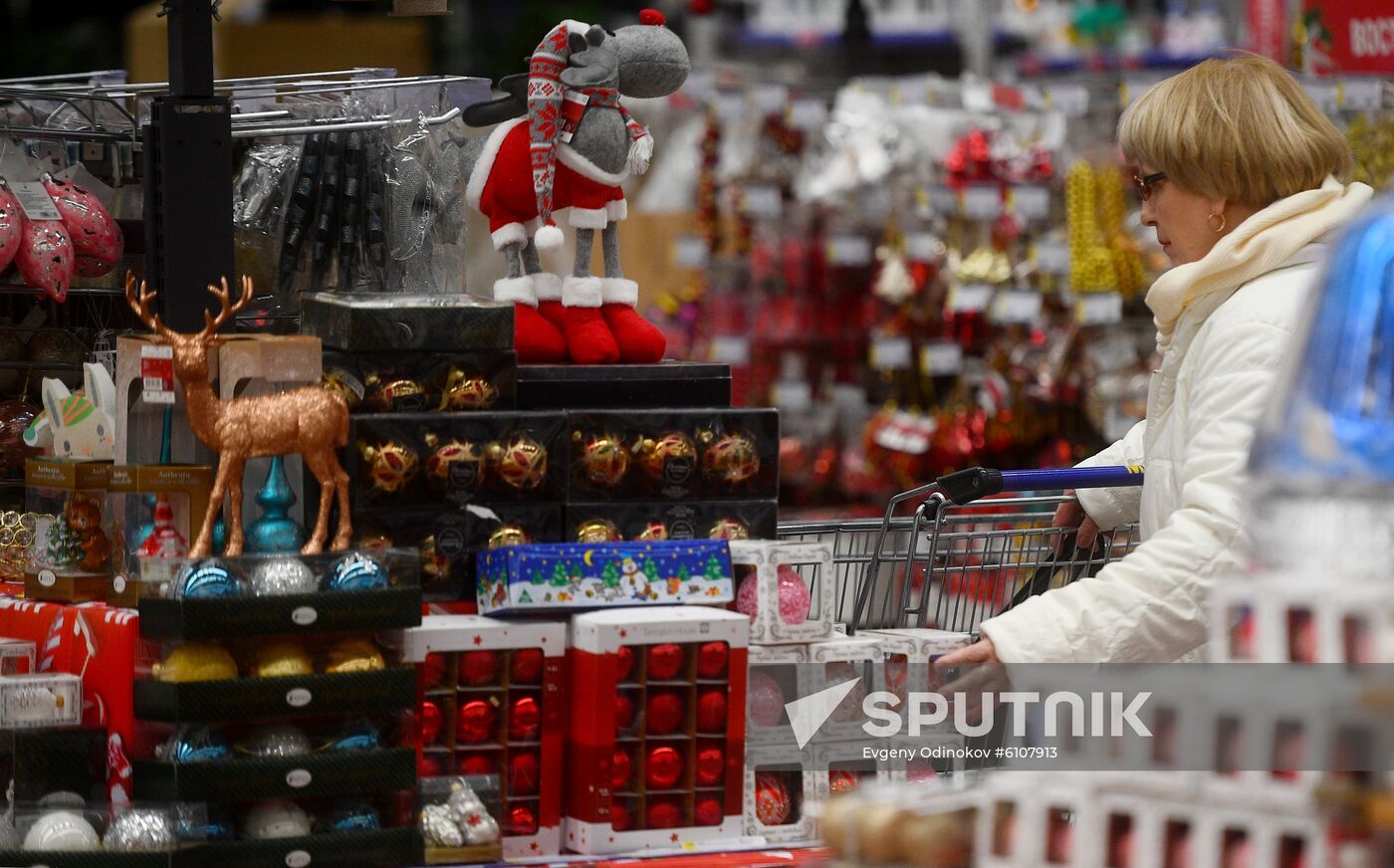 Russia New Year Preparations