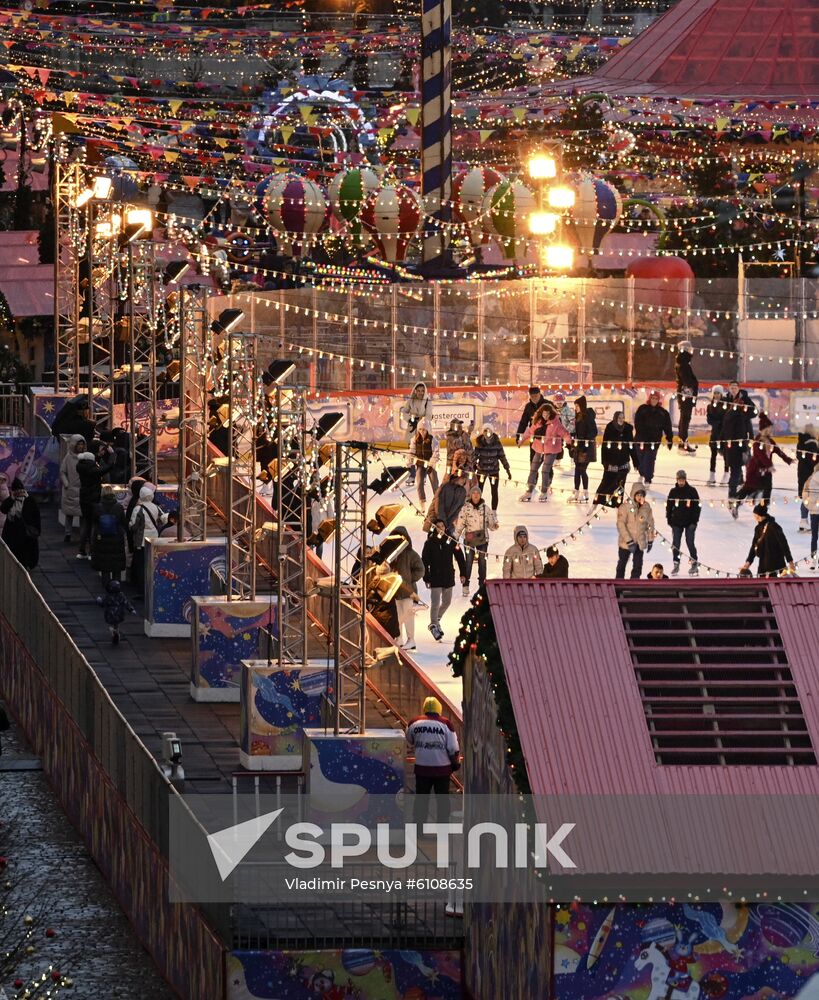 Russia New Year Preparations