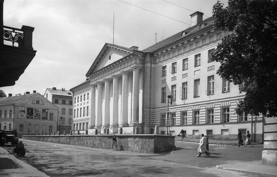 Tartu State University building