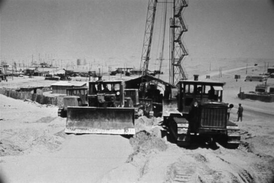 Karakum Canal under construction in Turkmenistan