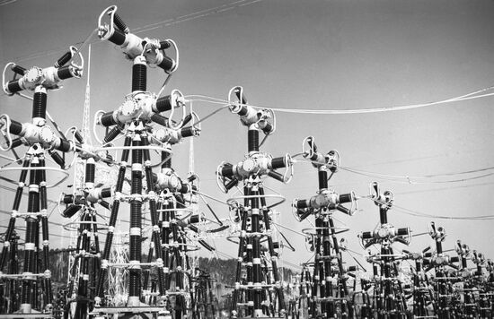 LEP-500 power transmission line at Krasnoyarsk hydropower plant
