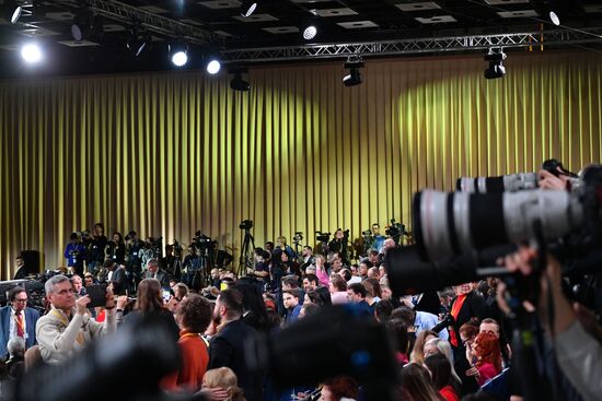 Russia Putin News Conference