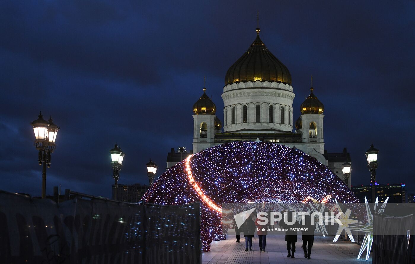 Russia New Year Preparations