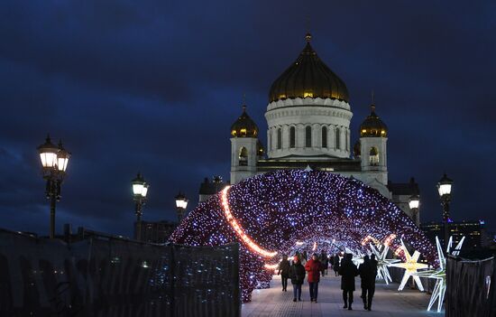 Russia New Year Preparations