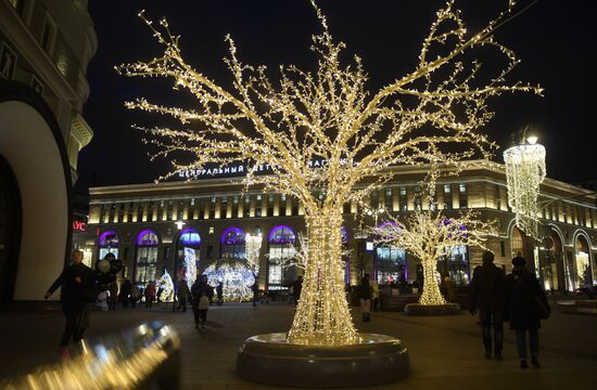 Russia New Year Preparations