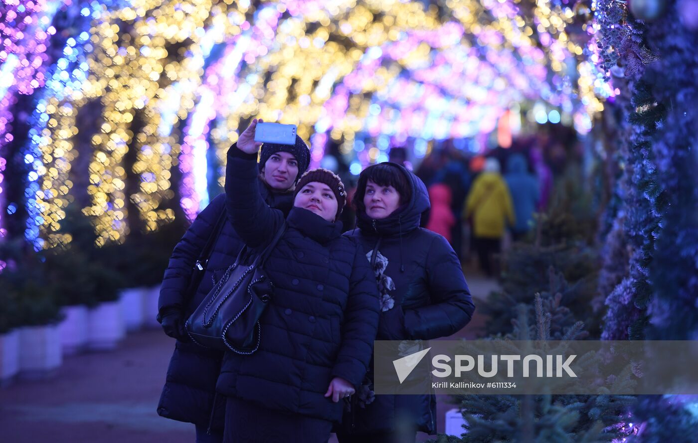 Russia New Year Preparations