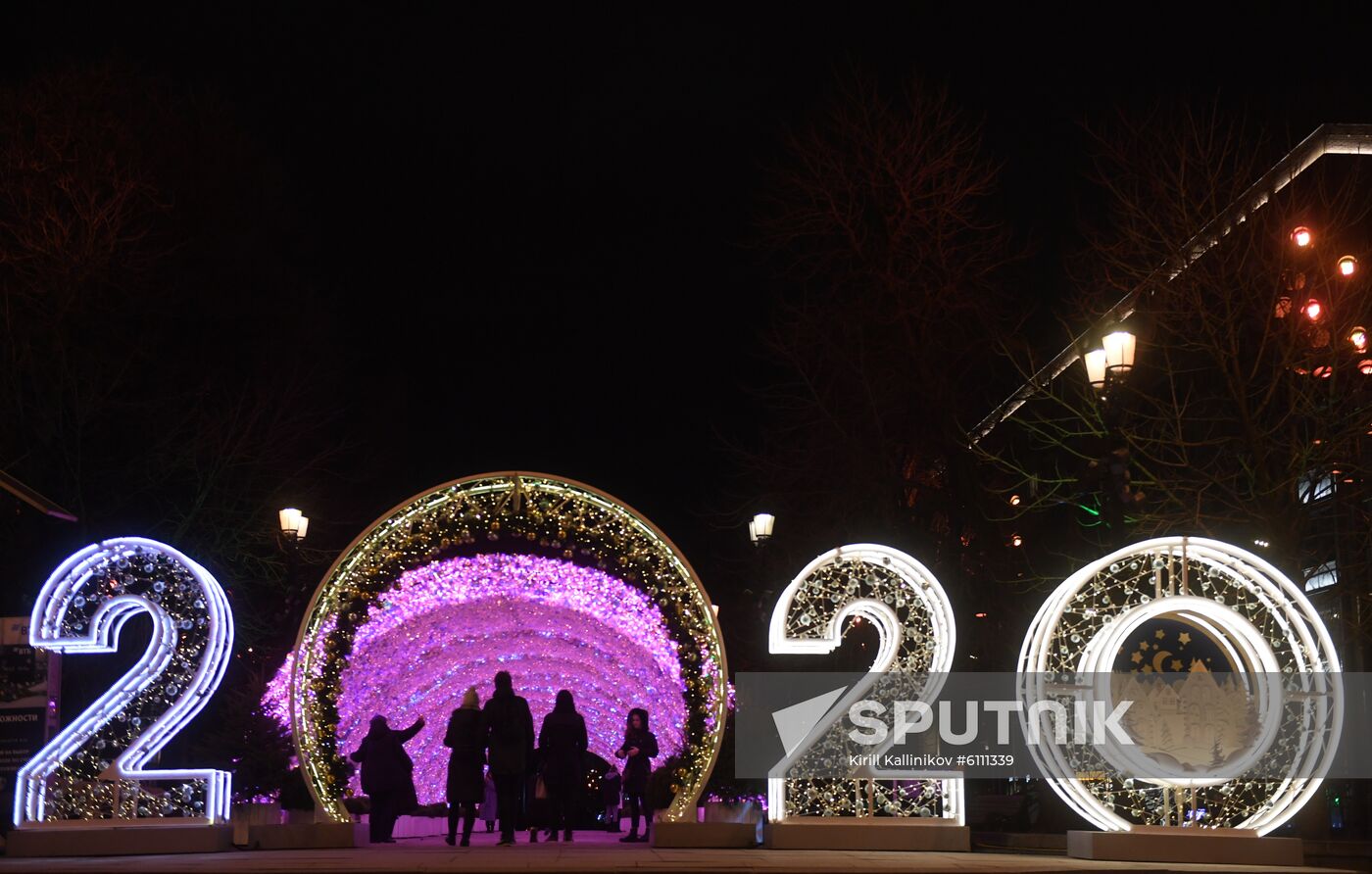 Russia New Year Preparations