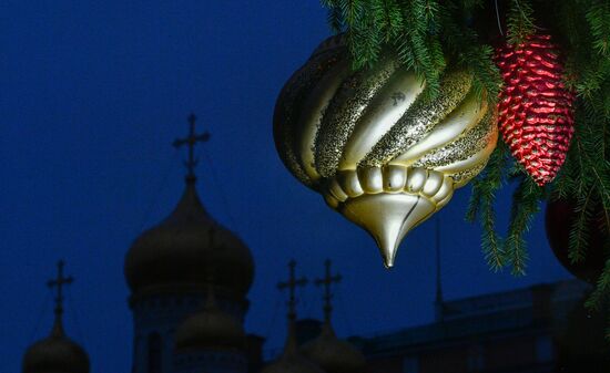 Russia New Year Preparations