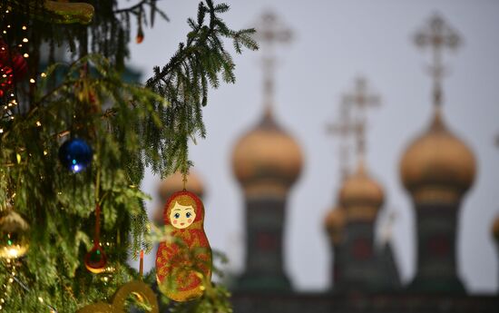 Russia New Year Preparations