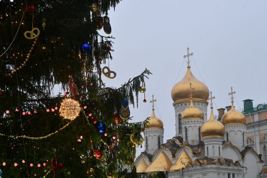 Russia New Year Preparations