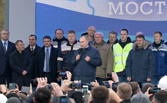 Russia Putin Crimea Railway Bridge 
