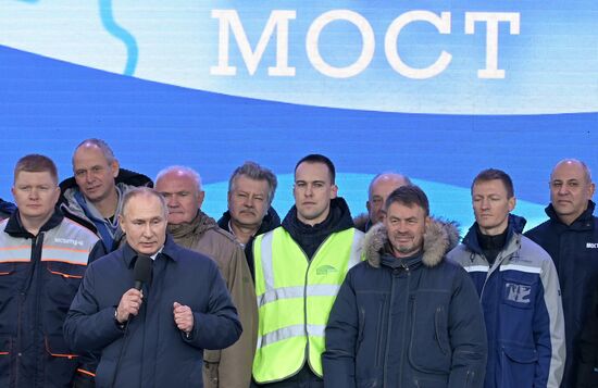 Russia Putin Crimea Railway Bridge 