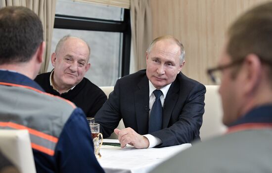 Russia Putin Crimea Railway Bridge 