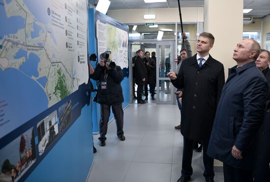 Russia Putin Crimea Railway Bridge 