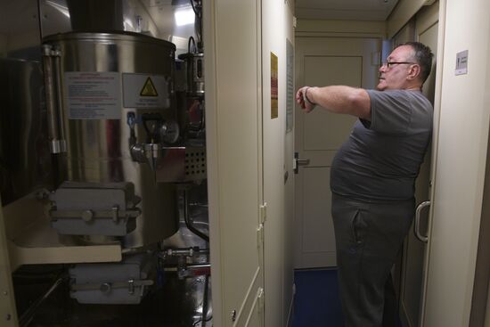 Russia Train To Crimea