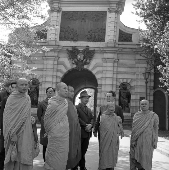 Delegation of Laos Buddhists visits USSR