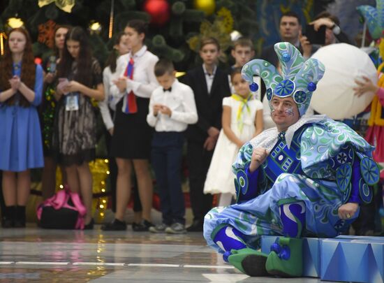 Russia New Year Preparations
