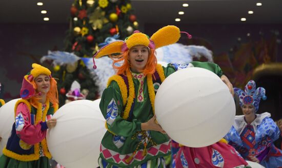 Russia New Year Preparations