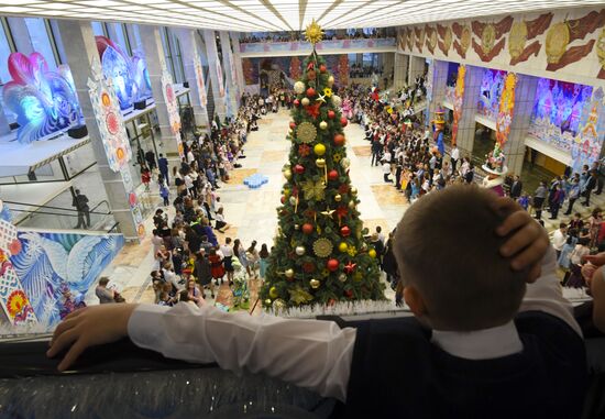 Russia New Year Preparations