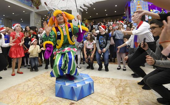 Russia New Year Preparations