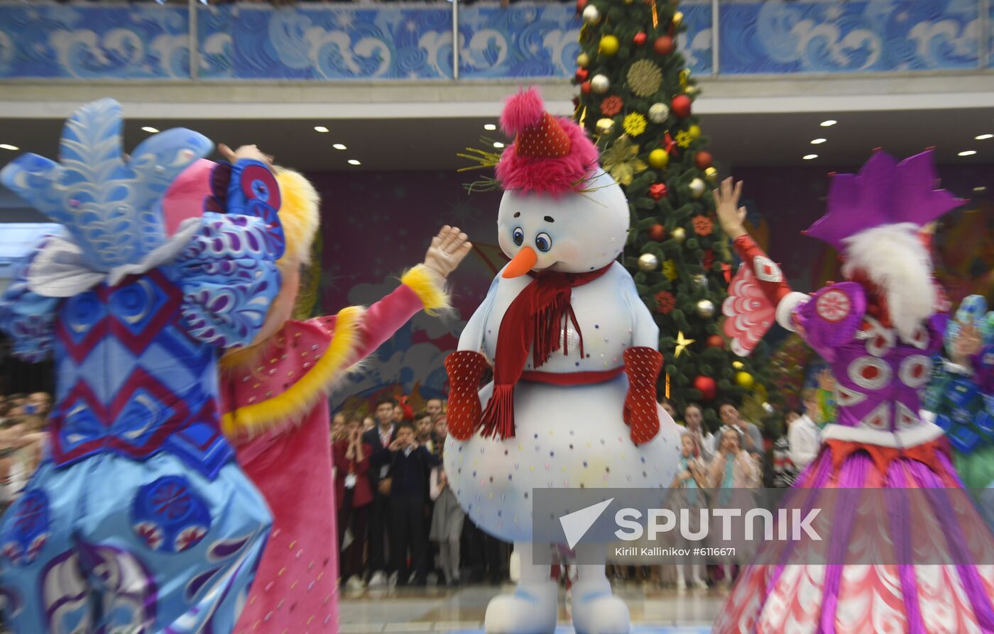 Russia New Year Preparations