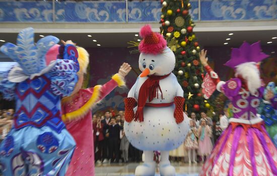 Russia New Year Preparations