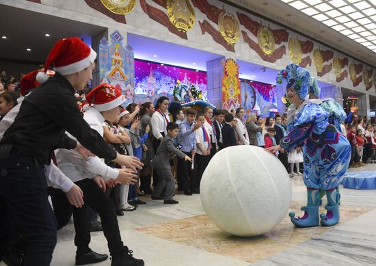Russia New Year Preparations