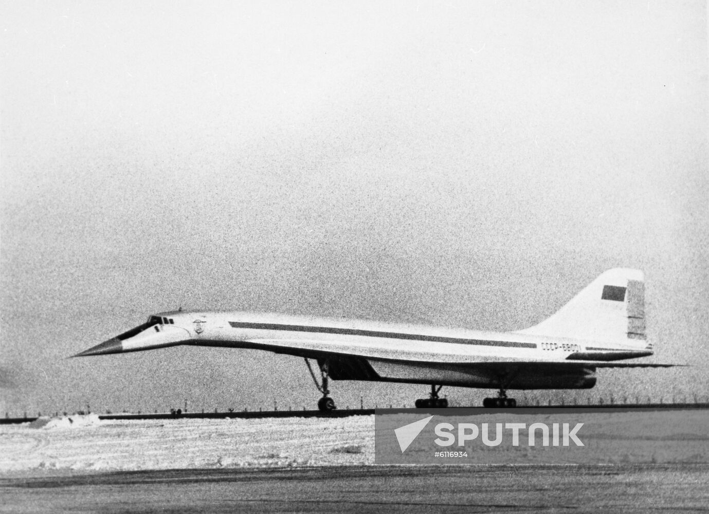 Tupolev Tu-334 supersonic transport