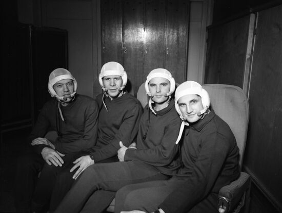 Soyuz-4 and Soyuz-5 space crews