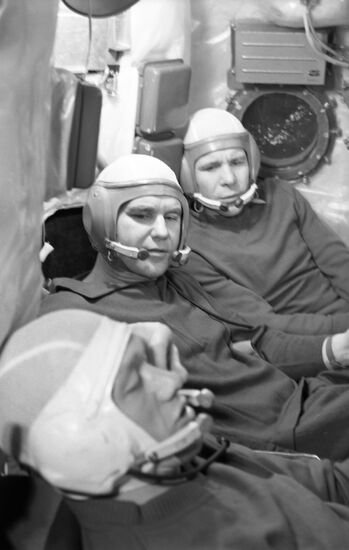 Soyuz-4 and Soyuz-5 space crews