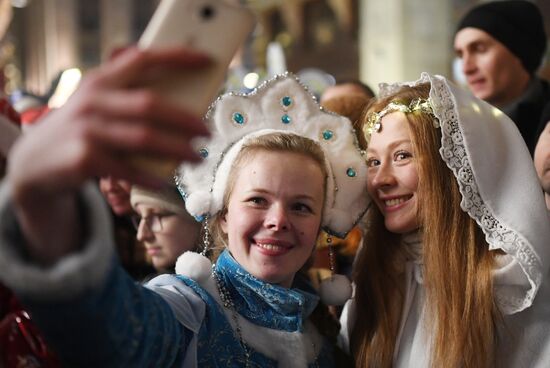 Russia New Year Preparations