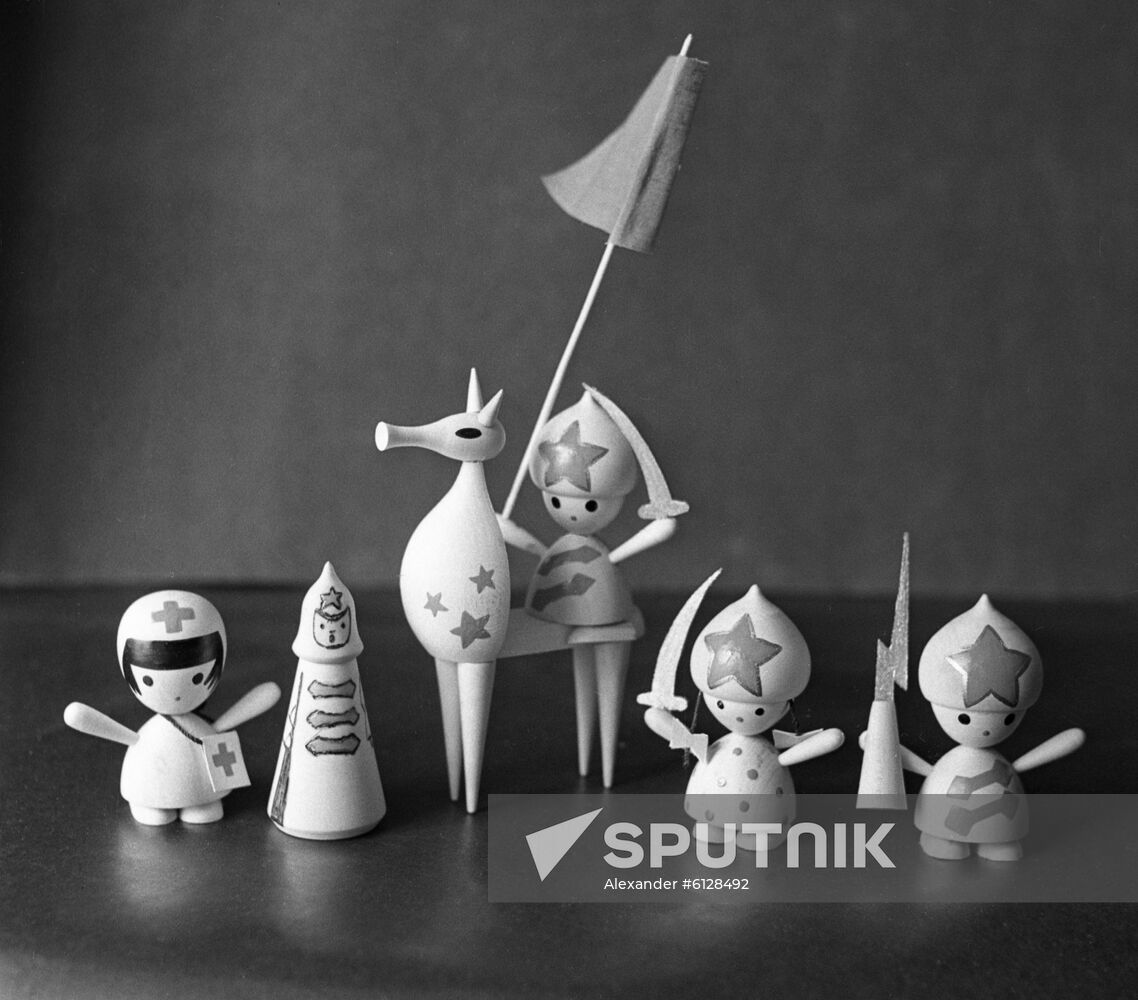 Soviet wooden souvenirs