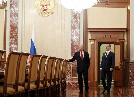 Russia Putin Government Resignation