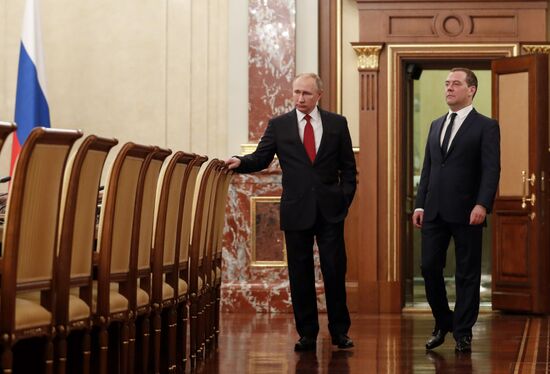 Russia Putin Government Resignation