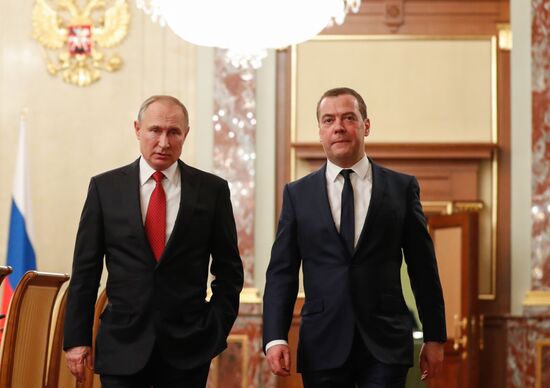 Russia Putin Government Resignation