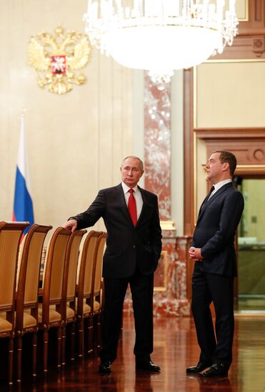 Russia Putin Government Resignation